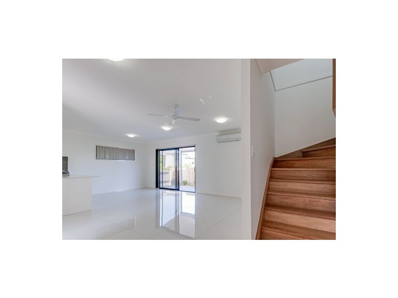 2 & 4/ 39 Dickenson St, Carina QLD 4152