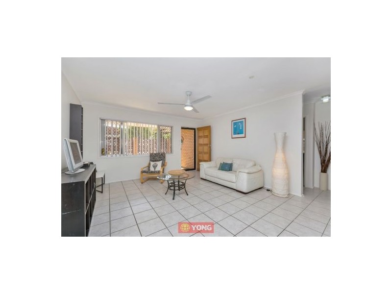 16 Saffron St, Robertson QLD 4109