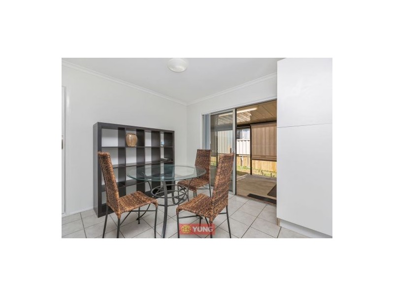 16 Saffron St, Robertson QLD 4109