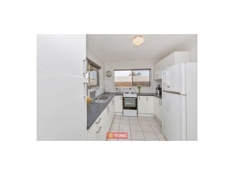 16 Saffron St, Robertson QLD 4109