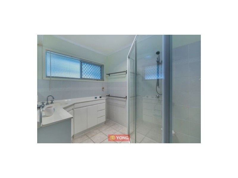 16 Saffron St, Robertson QLD 4109