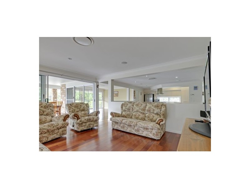 18 John Markwell Pde, Daisy Hill QLD 4127