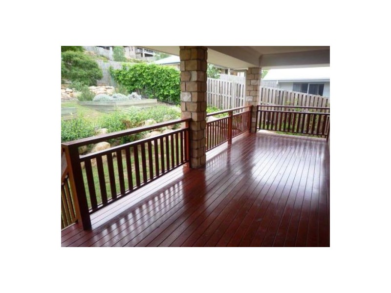 18 John Markwell Pde, Daisy Hill QLD 4127