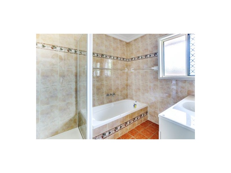 7 Dolphin St, Macgregor QLD 4109