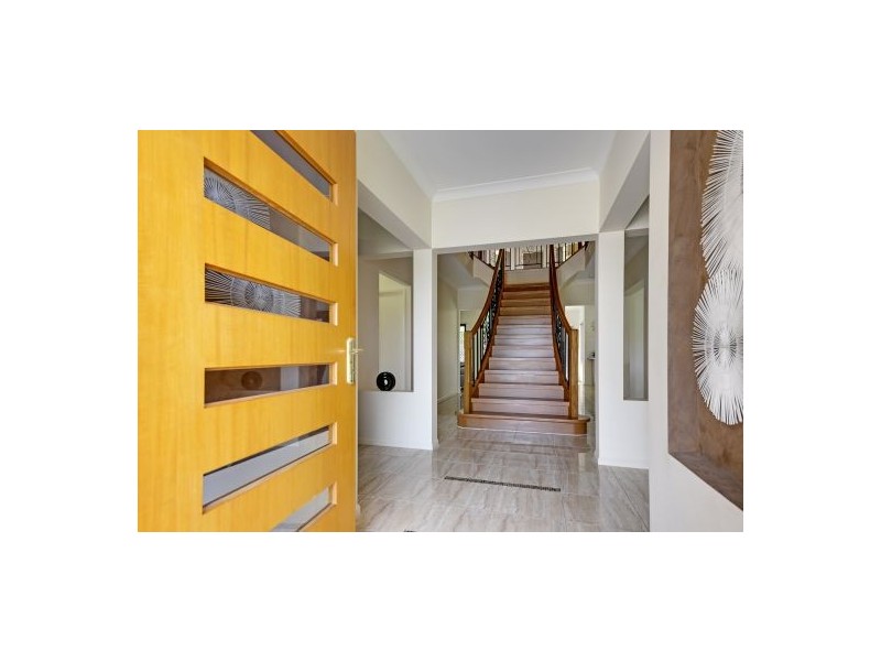 18 Sarabah Close, Calamvale QLD 4116