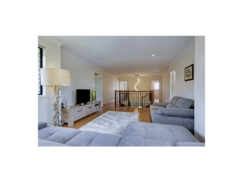 18 Sarabah Close, Calamvale QLD 4116