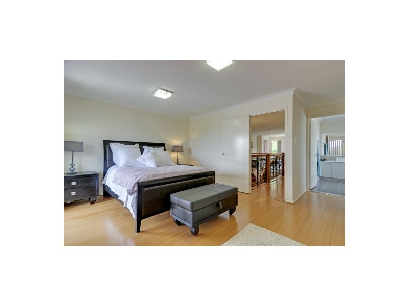 18 Sarabah Close, Calamvale QLD 4116