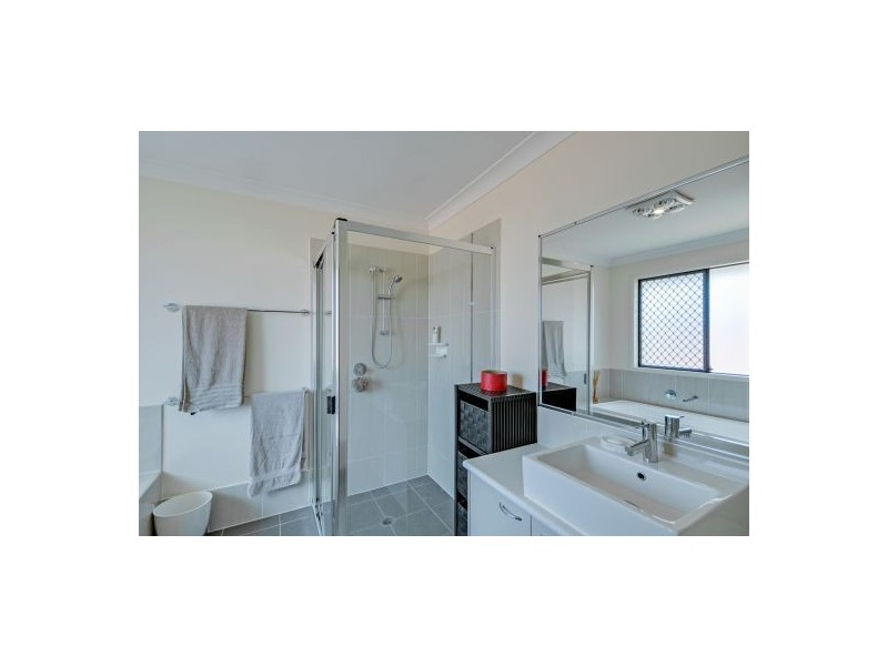 18 Sarabah Close, Calamvale QLD 4116