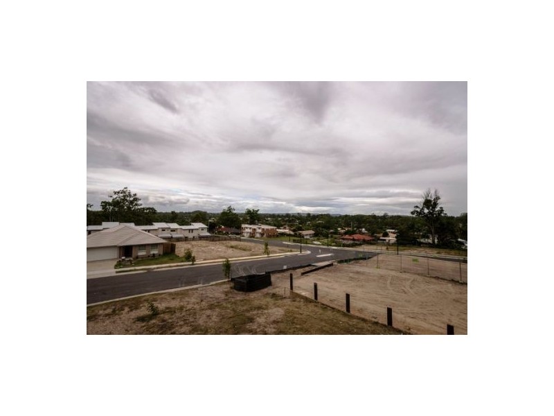 * Oasis Crt, Marsden QLD 4132