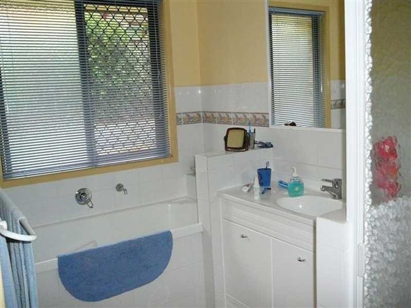 10 Haly Ct, Petrie QLD 4502
