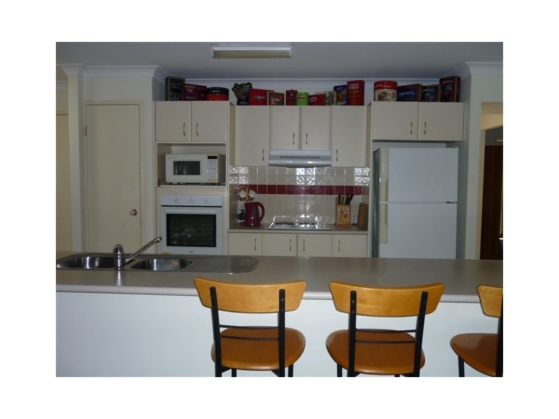 1 Cedarwood Dr, Brassall QLD 4305