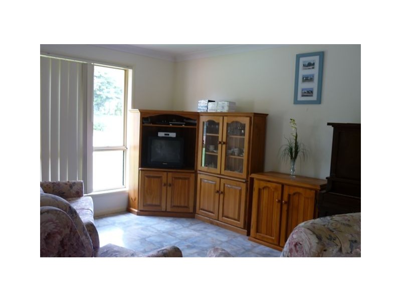 1 Cedarwood Dr, Brassall QLD 4305