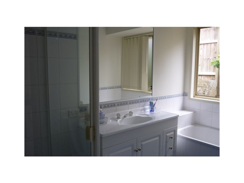 1 Cedarwood Dr, Brassall QLD 4305