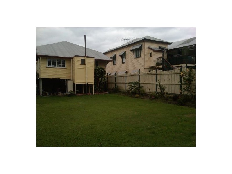 65 Macrossan, Norman Park QLD 4170