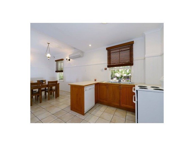 .2/57 Macaulay Street, Coorparoo QLD 4151