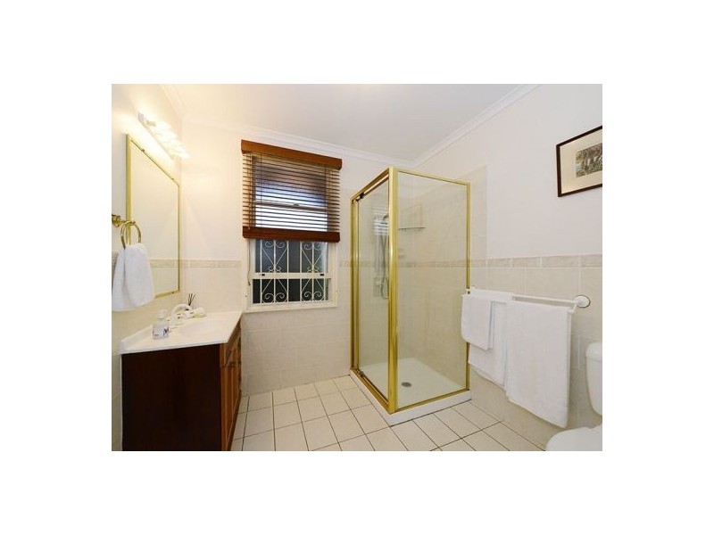 .2/57 Macaulay Street, Coorparoo QLD 4151