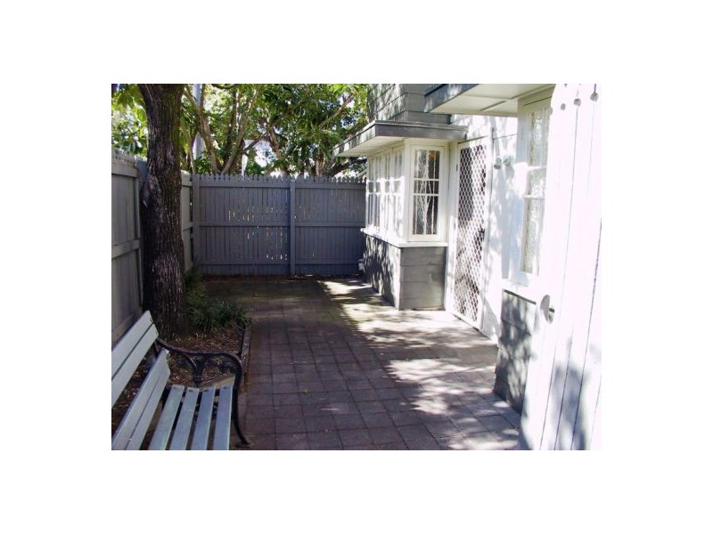 East Brisbane QLD 4169