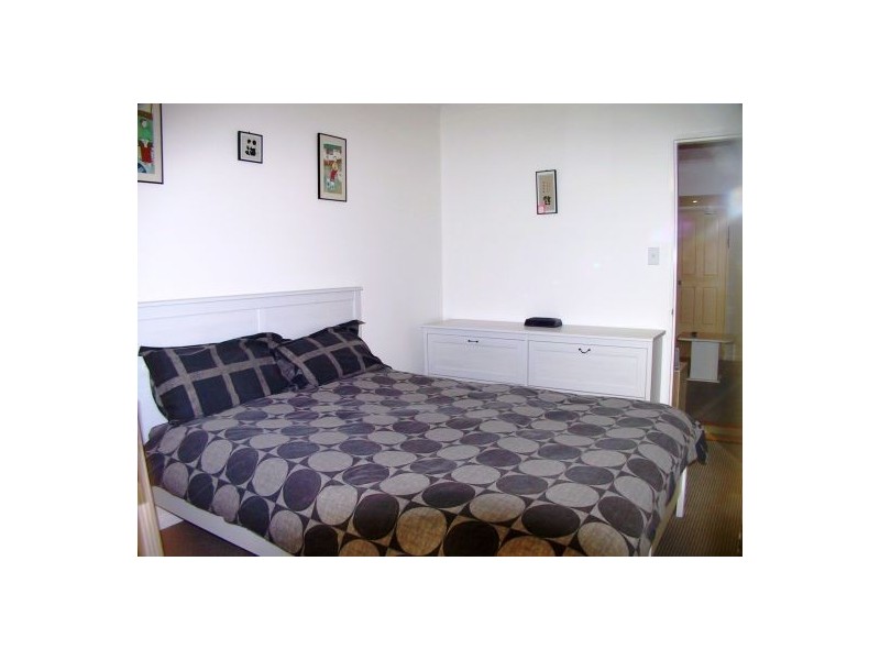 224.85 Deakin Street, Kangaroo Point QLD 4169