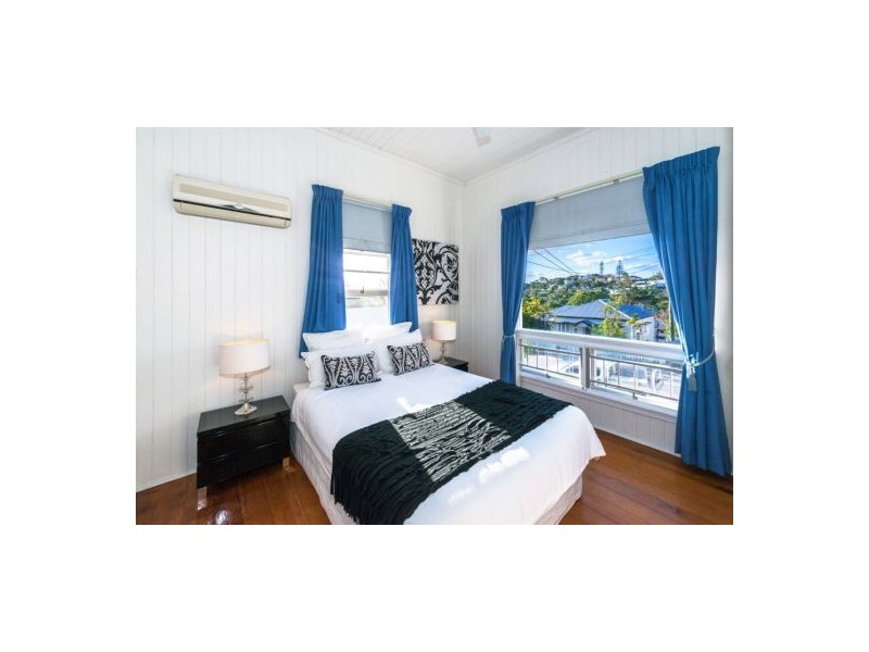 143 Macrossan Ave, Norman Park QLD 4170