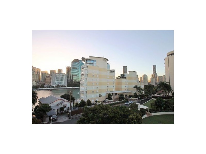 307.355 Main Street, Kangaroo Point QLD 4169