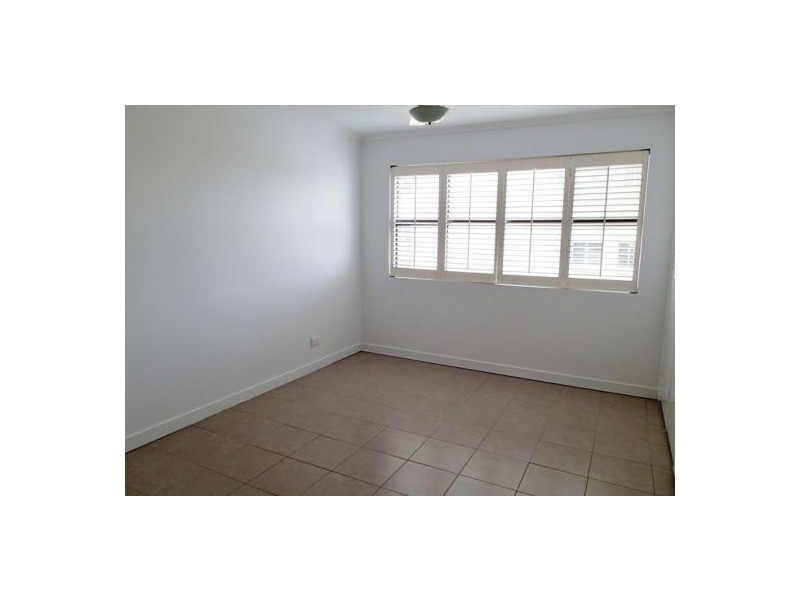 8.237 Wellington Rd, East Brisbane QLD 4169