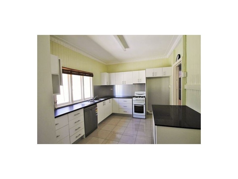 76 Macrossan. Avenue., Norman Park QLD 4170