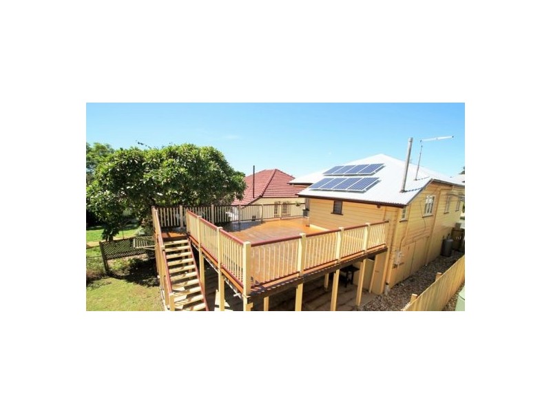 76 Macrossan. Avenue., Norman Park QLD 4170