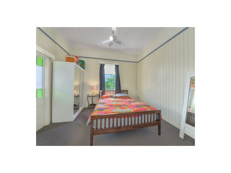 76. MAYNARD STREET, Woolloongabba QLD 4102