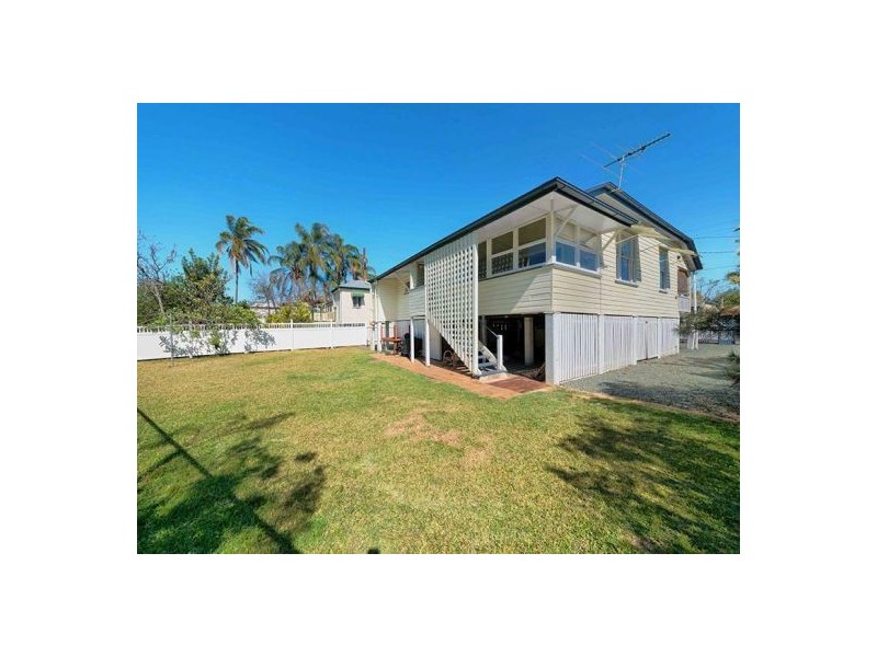 76. MAYNARD STREET, Woolloongabba QLD 4102