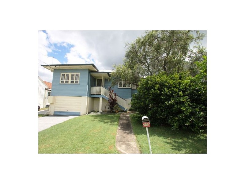 16 WOODROW DRIVE, Coorparoo QLD 4151