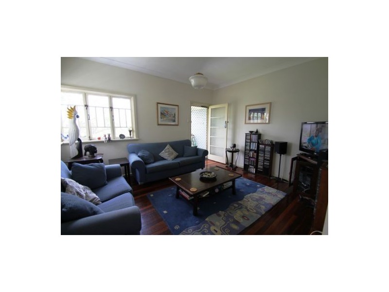 16 WOODROW DRIVE, Coorparoo QLD 4151