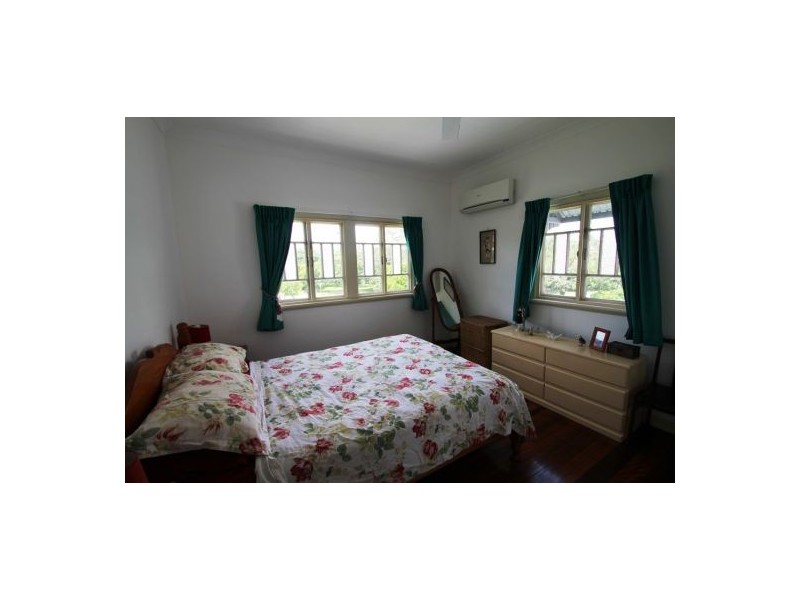 16 WOODROW DRIVE, Coorparoo QLD 4151