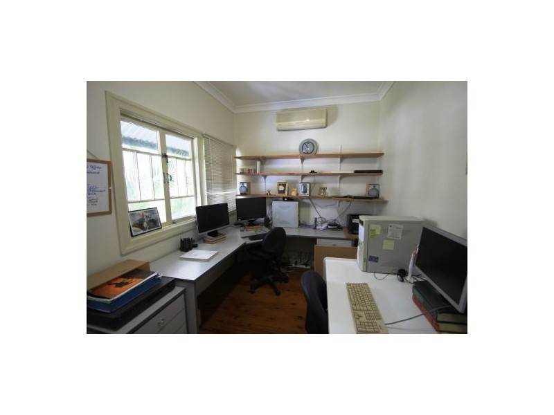 16 WOODROW DRIVE, Coorparoo QLD 4151