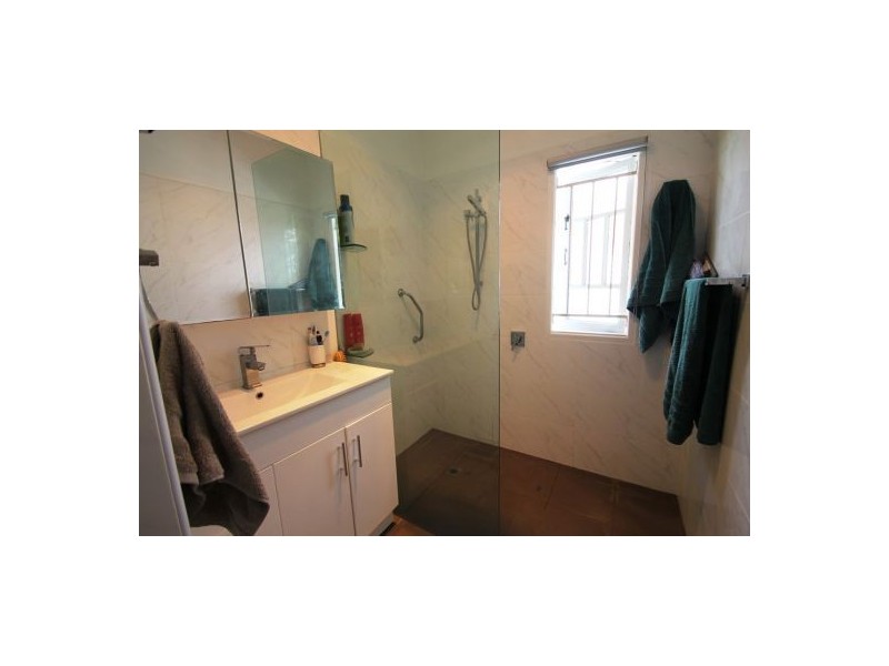 16 WOODROW DRIVE, Coorparoo QLD 4151