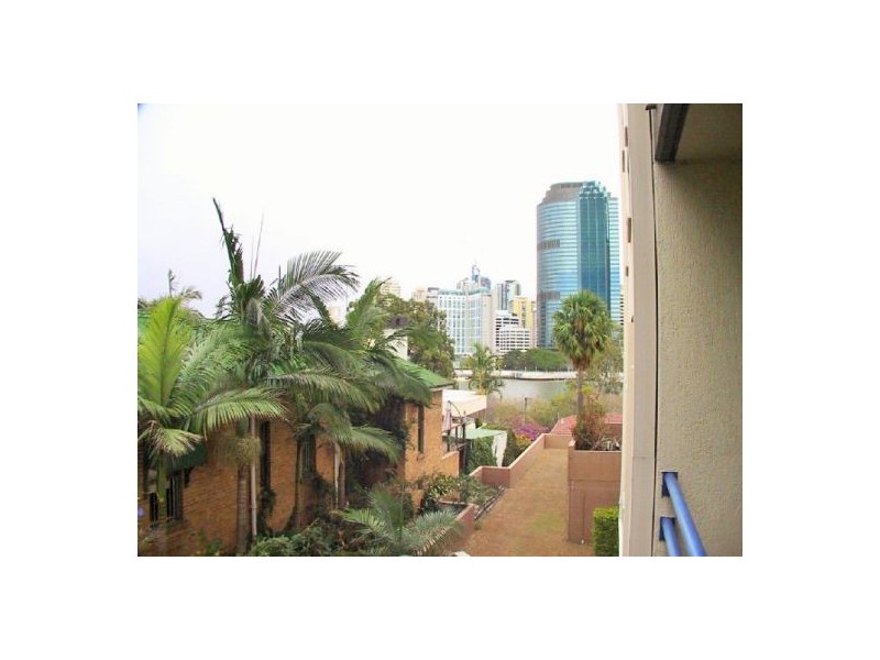 245 MAIN STREET, Kangaroo Point QLD 4169