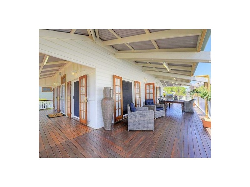 57 MACAULAY STREET, Coorparoo QLD 4151