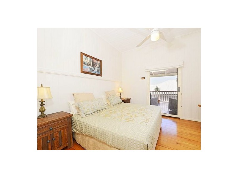 57 MACAULAY STREET, Coorparoo QLD 4151