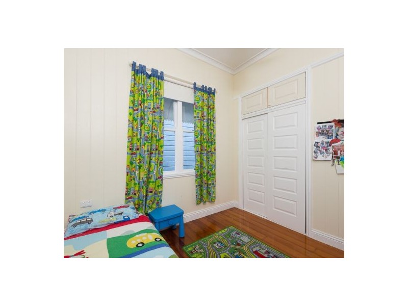 13 LONGLANDS ST, East Brisbane QLD 4169