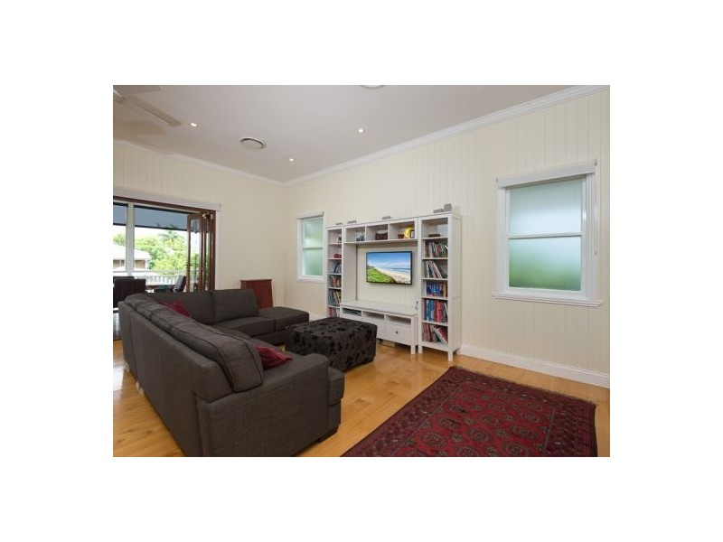 13 LONGLANDS ST, East Brisbane QLD 4169