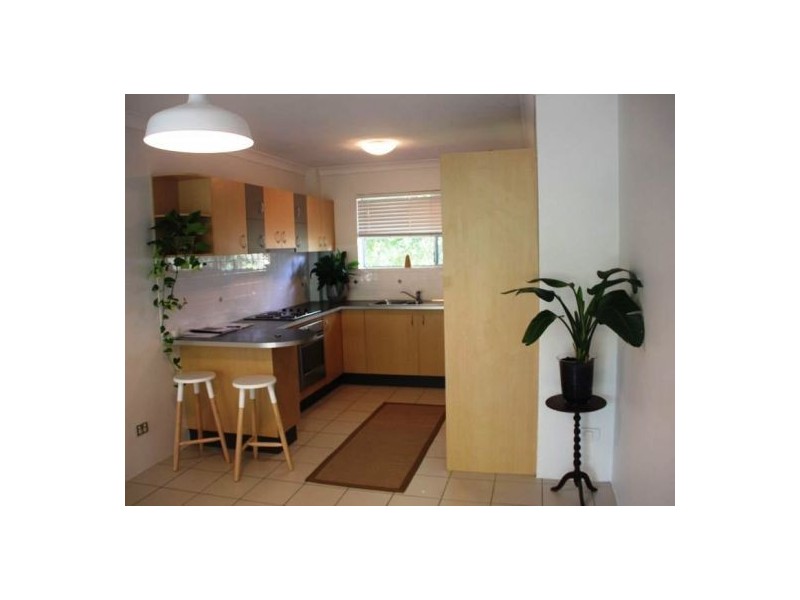 5.83 LINTON STREET, Kangaroo Point QLD 4169