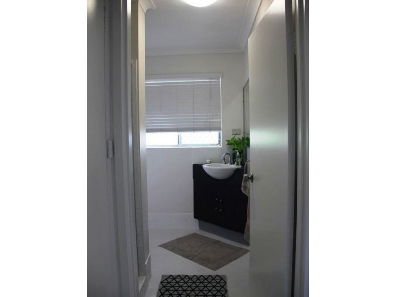 5.83 LINTON STREET, Kangaroo Point QLD 4169