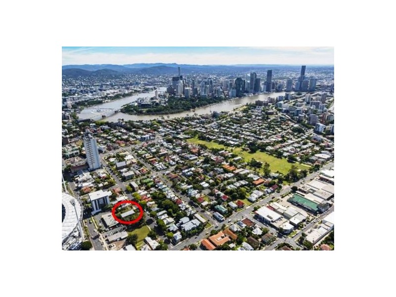 5.83 LINTON STREET, Kangaroo Point QLD 4169