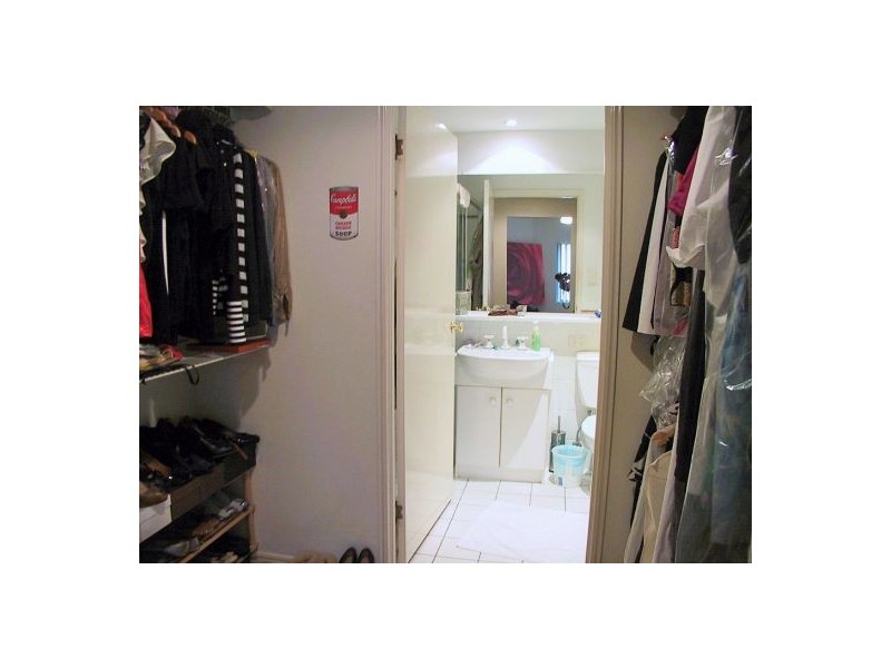 29.16 GOODWIN STREET, Kangaroo Point QLD 4169