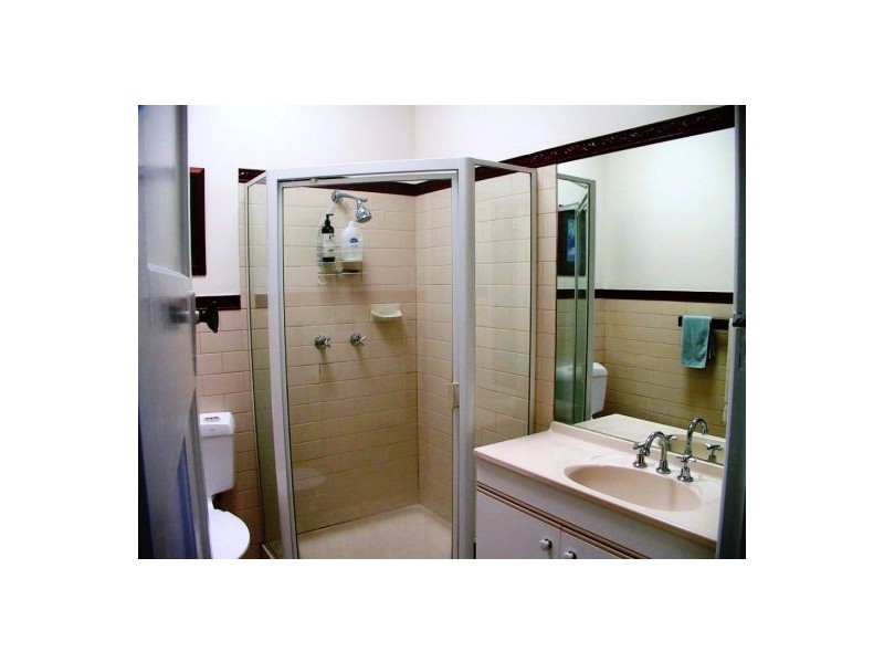 9 HOWARD STREET, Coorparoo QLD 4151