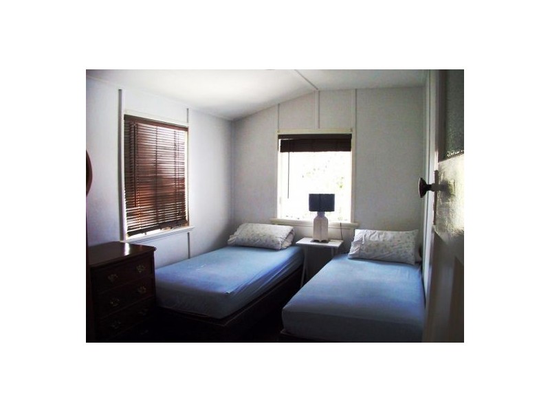 9 HOWARD STREET, Coorparoo QLD 4151