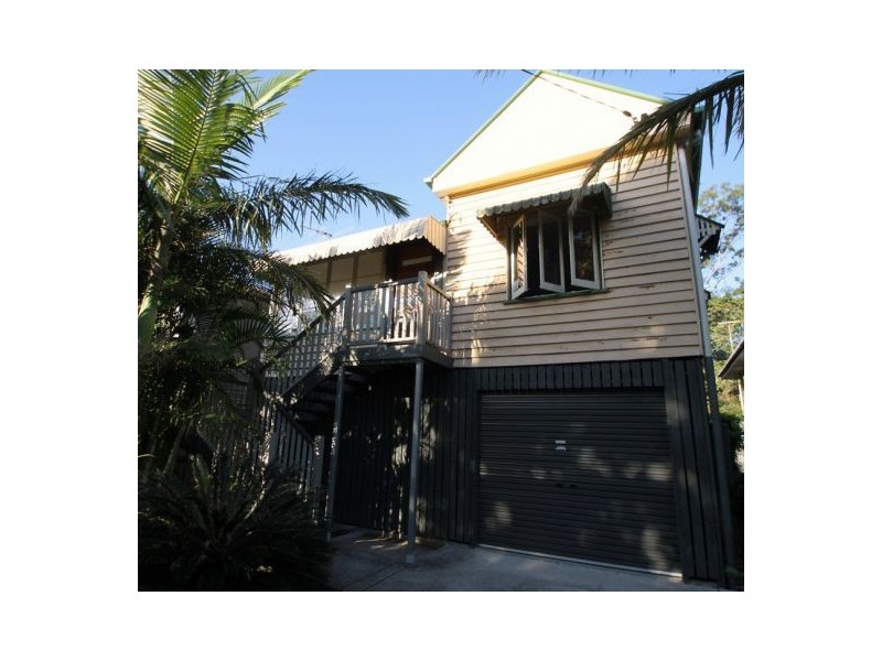 16 FLOWER STREET, Woolloongabba QLD 4102