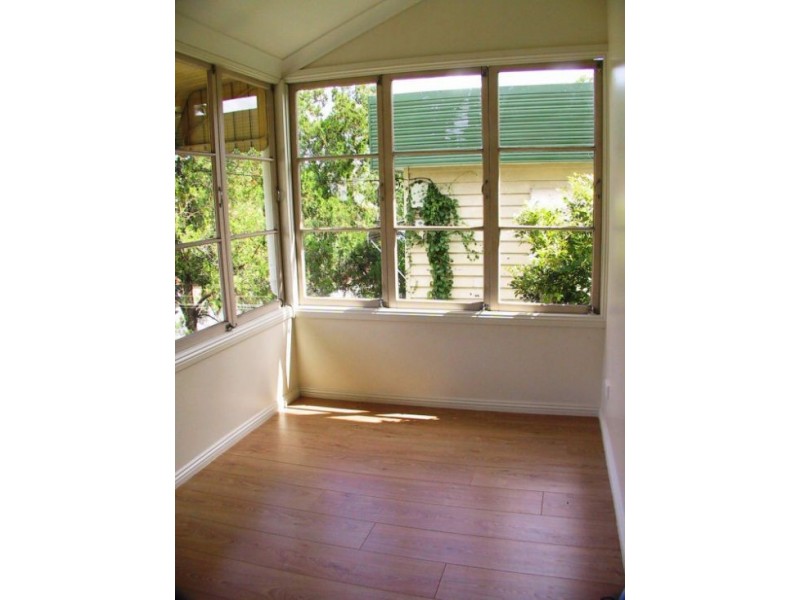 16 FLOWER STREET, Woolloongabba QLD 4102