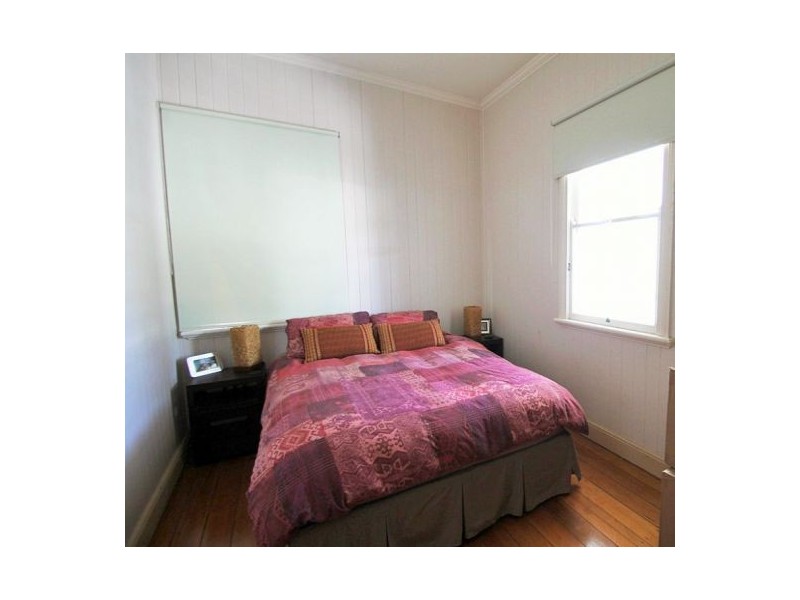 33 NORMAN STREET, East Brisbane QLD 4169