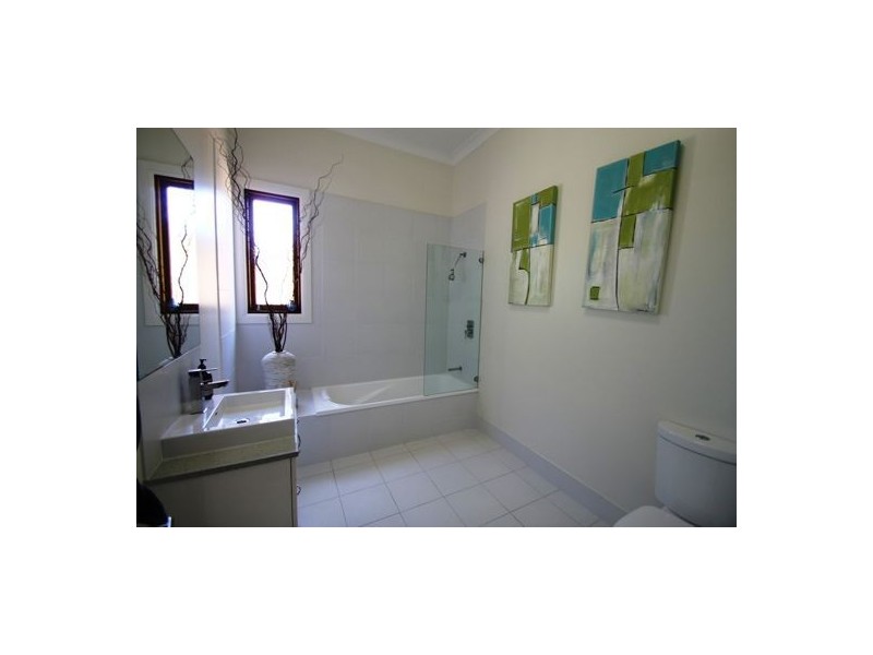 .10 LINE STREET, Woolloongabba QLD 4102