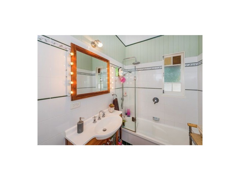 124 TOOHEY STREET, Kangaroo Point QLD 4169